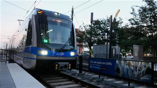 In einer Stadtbahn in den USA kam es zu einem tödlichen Angriff auf eine junge Frau. (Symbolbild)