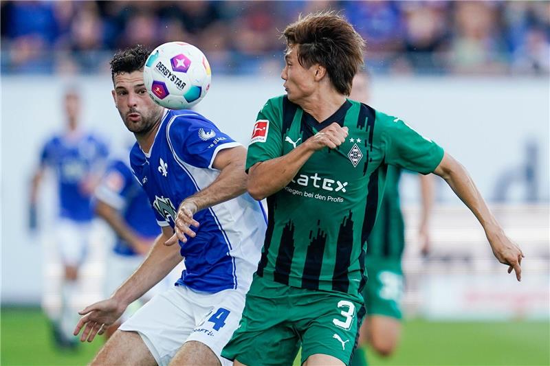 Mönchengladbach rettet in Überzahl einen Punkt in Darmstadt In einer ereignisreichen Partie trennten sich der SV Darmstadt und Borussia Mönchengladbach 3:3.