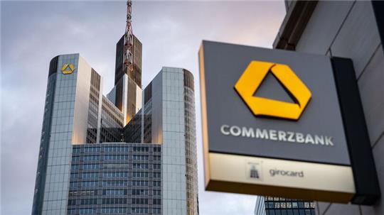 „In einigen Jahren haben Sie rein inhaltlich kaum noch einen Grund, in eine Filiale zu kommen“, sagt Commerzbank-Privatkundenchef Thomas Schaufler.