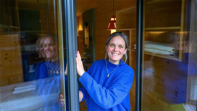 Wanderweg als Wirtschaftsmotor: Wie Gäste umworben werden In ihrem Hotel am Fichtelberg setzt Natascha Heinrich auf viel Service für Wanderer und andere Aktivtouristen.