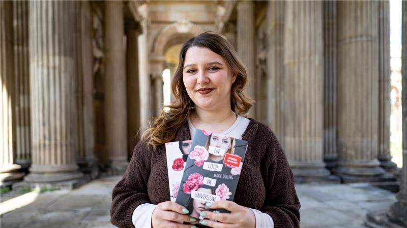 In ihren Büchern thematisiert Döling Mobbing und sexualisierte Gewalt.