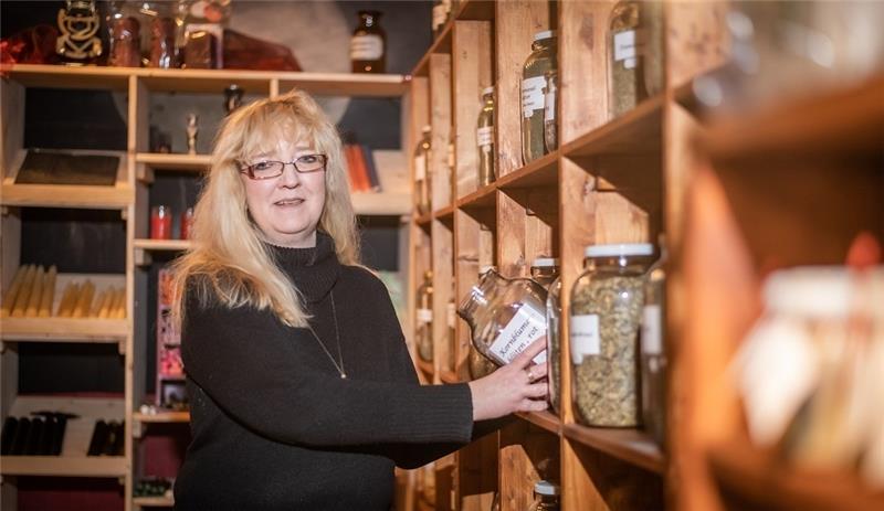 In ihrer Hexenwerkstatt bietet Anja Müller neben Ölen, Kerzen und Rauchmischungen auch Workshops an.