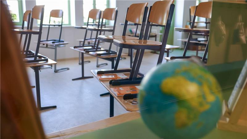 Glatteis-Gefahr verlagert sich in den Osten Deutschlands In mehreren Bundesländern fiel der Präsenzunterricht aus.