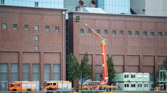 In rund 30 Metern ist im Kraftwerk Tiefstack in einem Kohlebunker ein Feuer ausgebrochen.