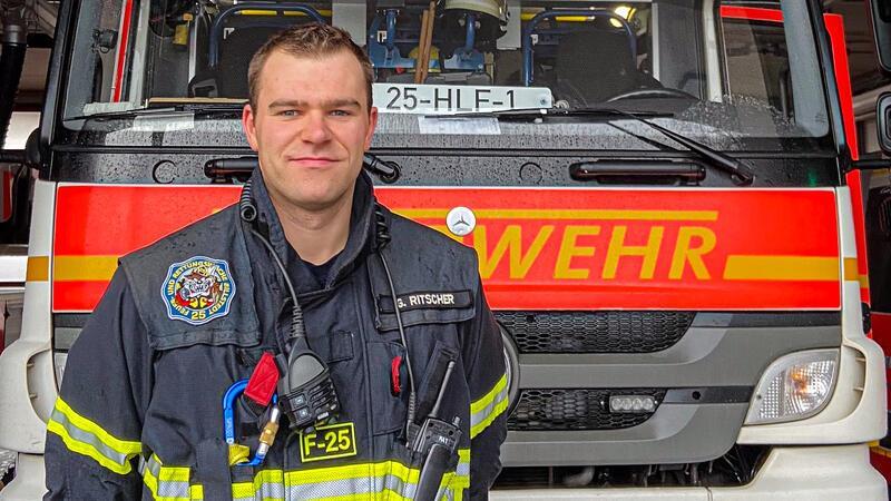 Traumjob Berufsfeuerwehr? So hart und riskant ist die Arbeit als Feuerwehrmann In seinem Buch "Be Real!" beschreibt Berufsfeuerwehrmann Gerrit Ritscher den schweren Weg zu seinem Traumberuf.