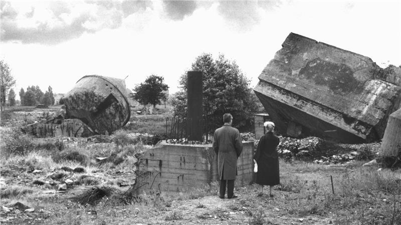 Rechtsmediziner räumt mit Mythen auf: So starb Adolf Hitler wirklich In seinem Führerbunker nahm sich Adolf Hitler am 30. April 1945 das Leben. (Archivbild)