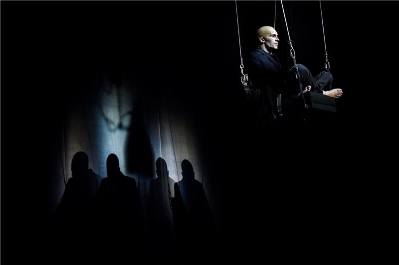 In seinem Monolog gibt Samuel Koch dem Menschen hinter der Figur des Judas ein Gesicht . Foto: Christian Kleiner