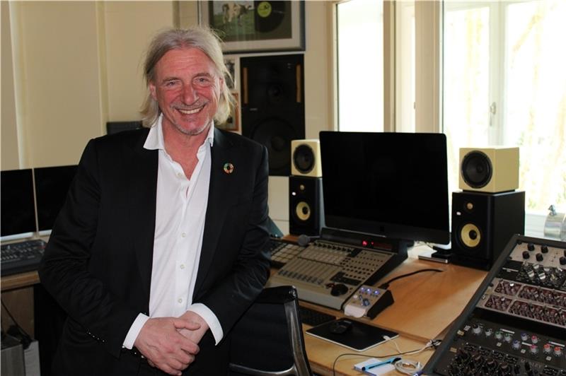 In seinem privaten Tonstudio entspannt sich Musikliebhaber Frank Otto. Foto: Jakob Drechsler