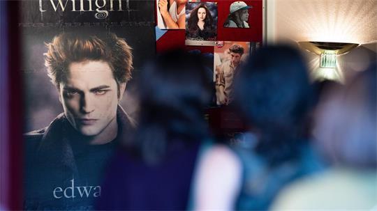 In seiner Rolle als Vampir Edward wurde Robert Pattinson zum Teenie-Schwarm. 