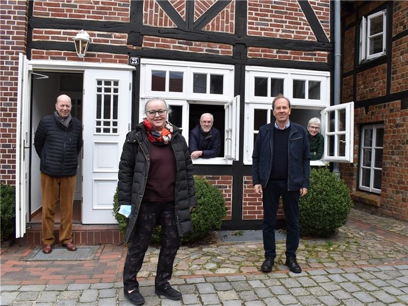 Hier hat Bellmanns Bücherschatz ein neues Zuhause In seiner neuen Anlaufstelle am Stavenort 25 hat der Vorstand vom Heimat- und Geschichtsverein einen passenden Platz für die Bellmann-Bibliothek eingerichtet. Foto: Weselmann