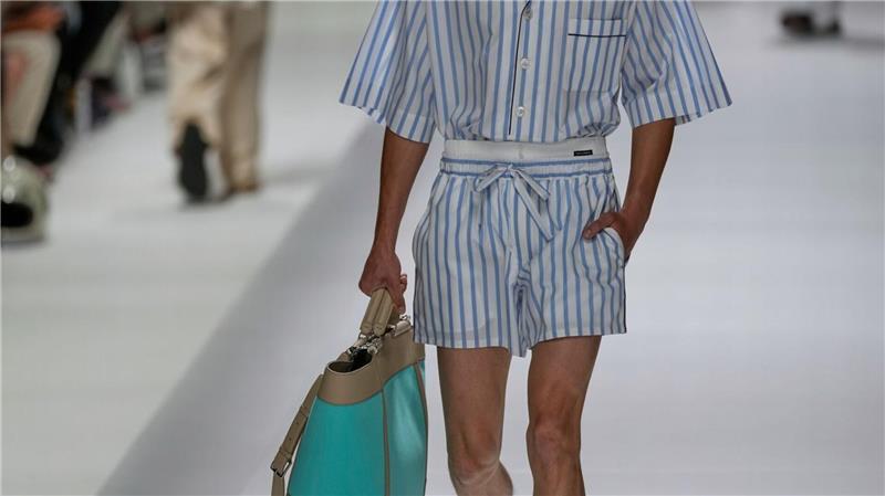 Der Pyjama als Alltagsoutfit: Mode war nie bequemer In vielen Bereichen hat sich die grenzenlos bequeme Kleidung, an die sich die Menschen im Lockdown gewöhnt haben, als neues Normal durchgesetzt. (Archivfoto)