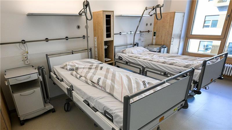 In vielen Krankenhäusern gibt es Finanznöte, und Betten stehen leer. (Archivbild)