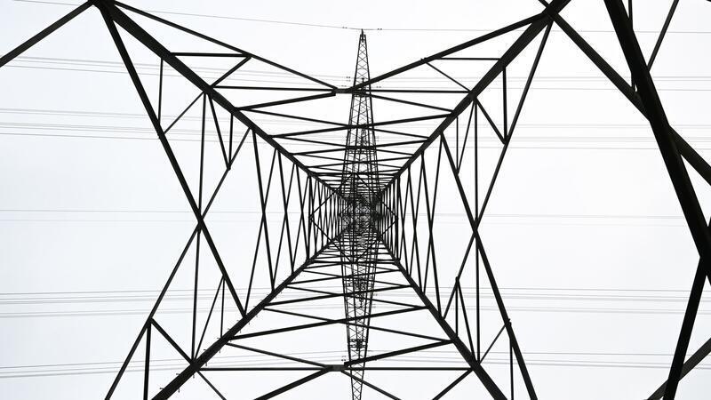 In weiten Teilen von Neustadt in Holstein (Kreis Ostholstein) ist der Strom ausgefallen. (Symbolbild)