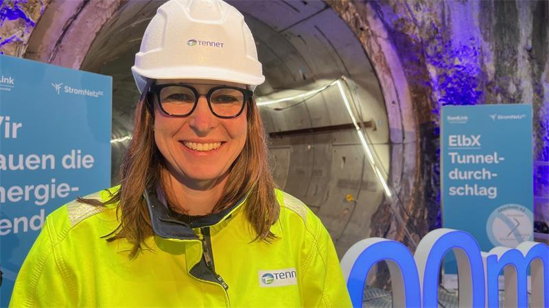 Ina Kamps, COO bei Tennet, ist stolz auf den Fortschritt der Arbeiten am ElbX-Tunnel.