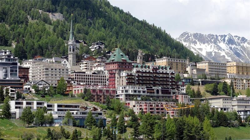 Neuer Roman: Caroline Wahl schickt Blenderin nach St. Moritz Inbegriff von Glamour und Jetset in den Alpen: Sankt Moritz ist zentraler Schauplatz des Romans. (Archivbild)