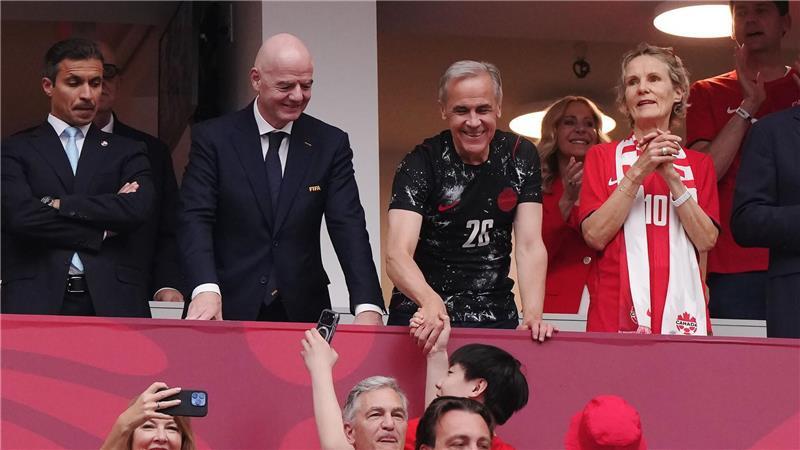 Kanada widmet 6:0 verletztem Koné - „Er bleibt ein Teil“ Infantino und Carney sahen in Vancouver zu.