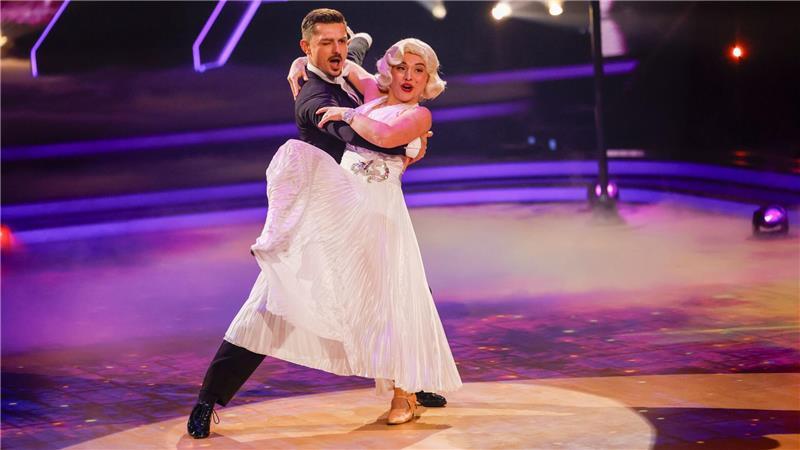 Influencerin Bianca Heinicke musste zuvor schon ums Weiterkommen bangen - nun erwischte es sie. (Archivbild)