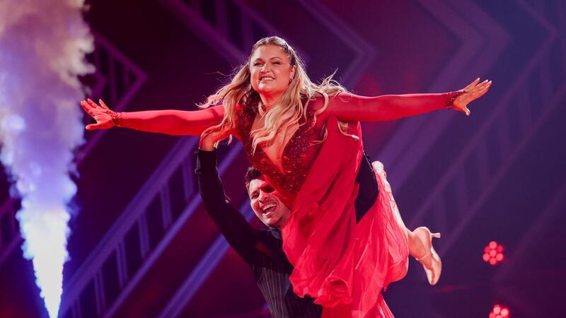 Bilder des Tages Influencerin Sophia Thiel zeigt mit ihrem Tanzpartner, dem Profitänzer Alexandru Ionel, bei „Let’s Dance“ auf dem Parkett was sie kann.