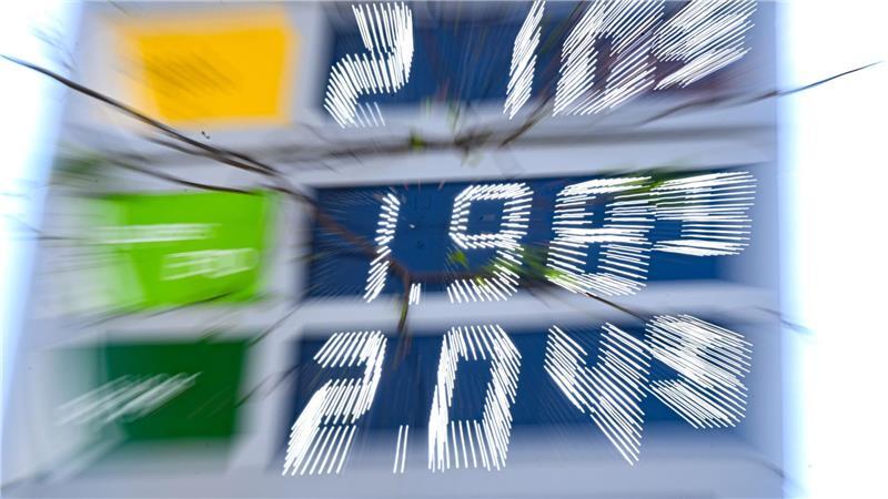 Brüssel traut Deutschland nur noch Mini-Wachstum zu Infolge des Iran-Kriegs sind die Spritpreise nach oben geschnellt. (Archivbild)