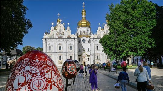 Infolge russischen Raketenbeschusses ist die Mariä-Entschlafens-Kathedrale des Unesco geschützten Höhlenklosters in der ukrainischen Hauptstadt in Kiew in Brand geraten. (Archivbild)