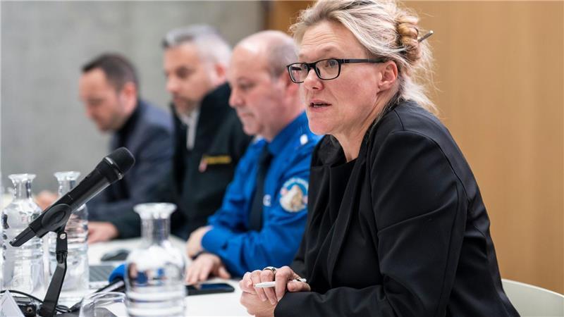 Trauer, Wut, Vorwürfe nach Brand-Inferno von Crans-Montana Informiert nur spärlich: Die ermittelnde Oberstaatsanwältin Pilloud. (Archivbild)