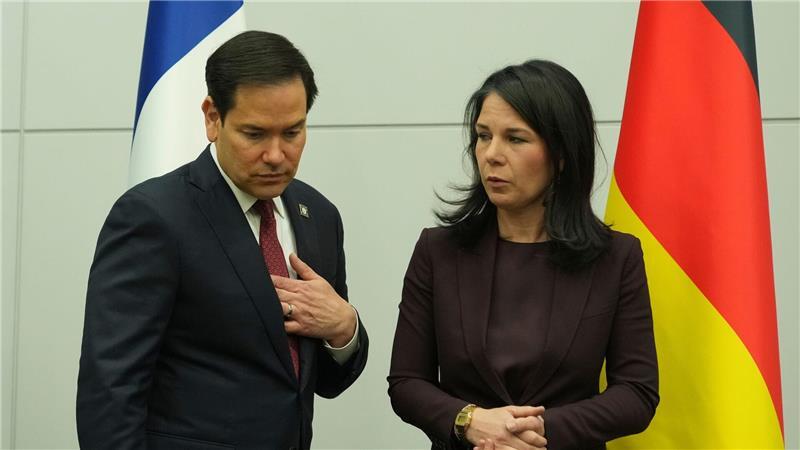 Informierte Nato-Partner in Brüssel über die Friedensbemühungen seines Präsidenten Donald Trump: US-Außenminister Marco Rubio, hier mit seiner deutschen Kollegin Annalena Baerbock.