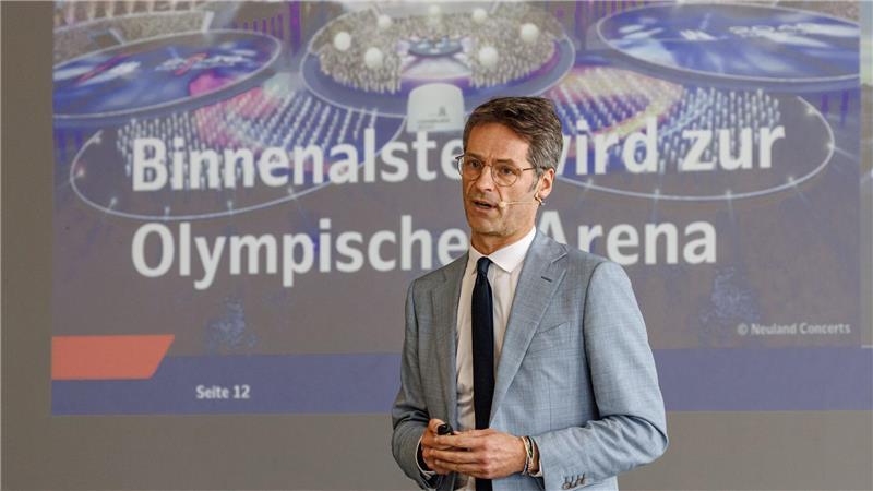 Informierte auf der ersten von sieben Info-Veranstaltungen in der HafenCity: Steffen Rülke, Leiter der Hamburger Olympia Projektgruppe,