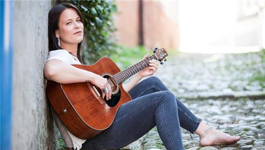 Inga Wehnert spielt im Eiscafé Dante.