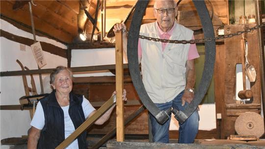 Inge und Otto Hadler gehören zur Stammbesatzung der Mühle.