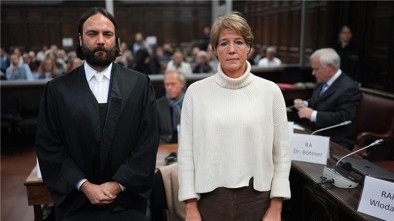 Ingo Bott, der Verteidiger von Christina Block, hat die Aussetzung oder Unterbrechung des Prozesses beantragt, woraufhin das Gericht fünf Verhandlungstermine aufgehoben hat.