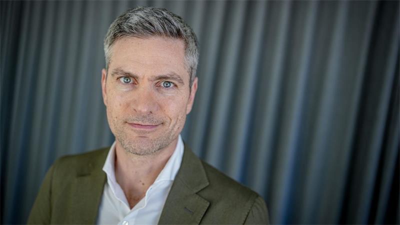 Ingo Zamperoni moderiert die Tagesthemen anlässlich des Jahrestags der Flutkatastrophe aus dem Ahrtal. (Archivbild)