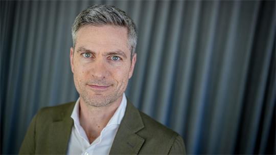 Ingo Zamperoni moderiert die Tagesthemen anlässlich des Jahrestags der Flutkatastrophe aus dem Ahrtal. (Archivbild)