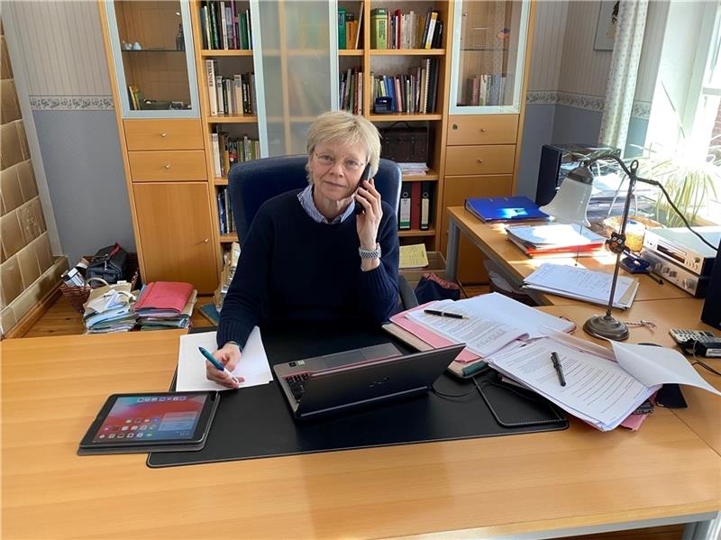 Ingrid Stelling im Homeoffice.