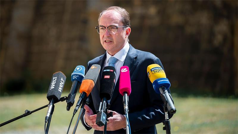 Innenminister Alexander Dobrindt (CSU) hat einen Abschiebeflug für 31 Personen aus Afghanistan bestätigt.