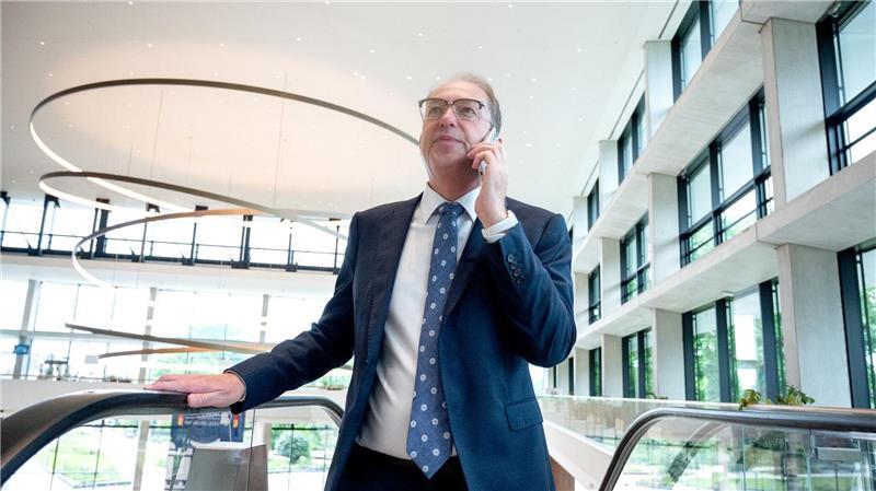 Innenminister Alexander Dobrindt (CSU) und die Landesminister wollen härter durchgreifen. 