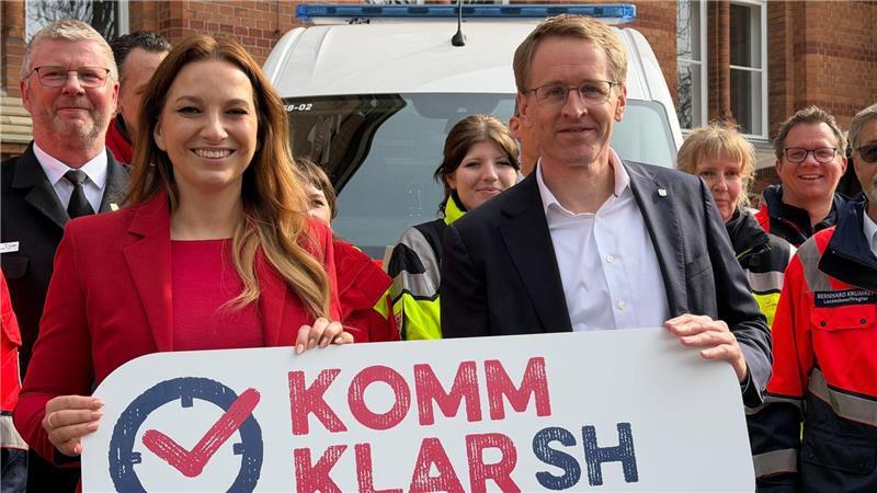 Innenministerin Magdalena Finke und Ministerpräsident Daniel Günther (beide CDU) werben für die Kampagne.