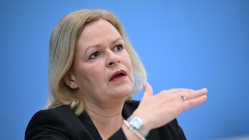 Polizei sucht nach Erklärungen für Zunahme von Gewalt Innenministerin Nancy Faeser betont, klar sei für sie: „Wer sich nicht an die Regeln hält, muss gehen.“