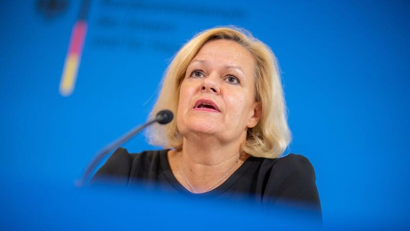 Faeser verspricht „smarte“ Grenzkontrollen ohne lange Staus Innenministerin Nancy Faeser hat die Kontrollen angeordnet.