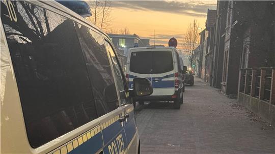 Insgesamt 18 Wohnhauser und Betriebsgelände wurden am Donnerstag in Rotenburg durchsucht.