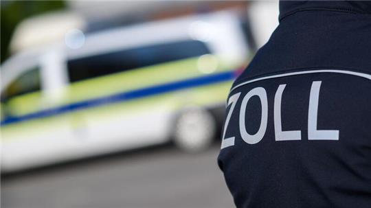 Insgesamt 220 Zollbeamtinnen und -beamte sind am Freitag im Einsatz.