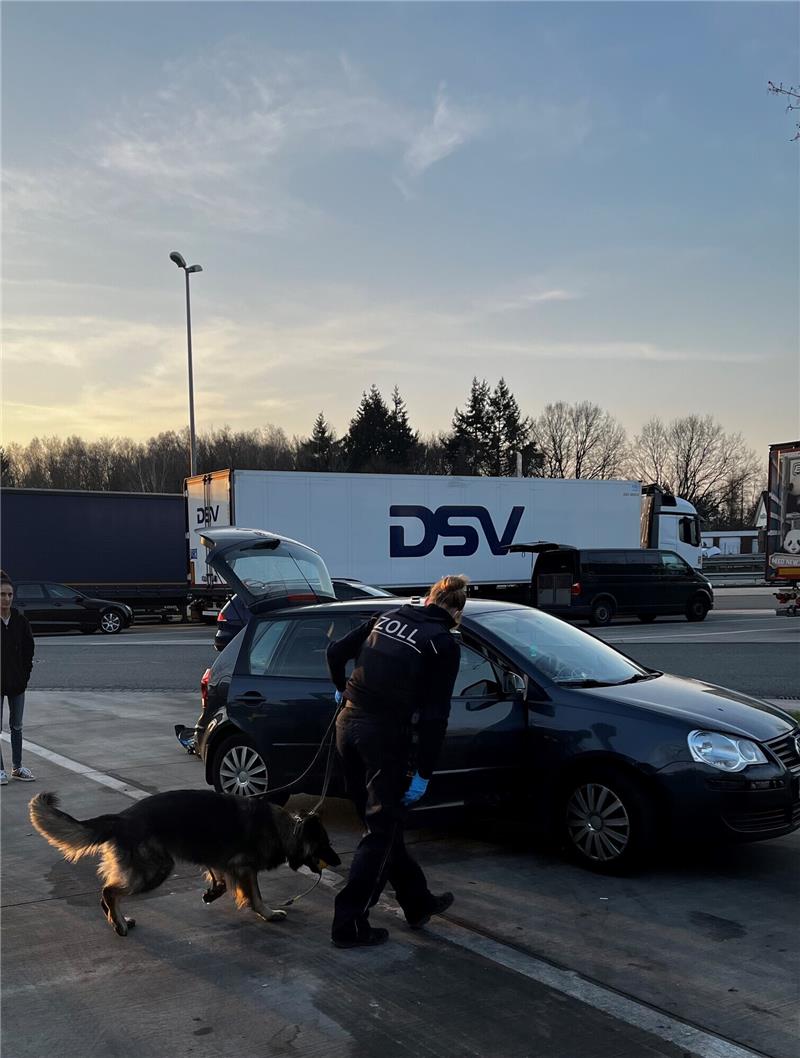 Insgesamt 47 Beamte waren bei der Großkontrolle im Einsatz. Foto: Polizeinspektion Rotenburg