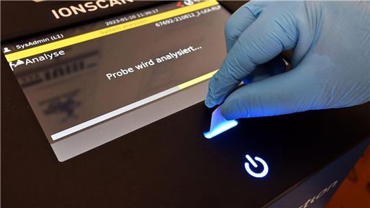 Insgesamt drei Ionenscanner gibt es in den Gefängnissen in Schleswig-Holstein. (Symbolbild)