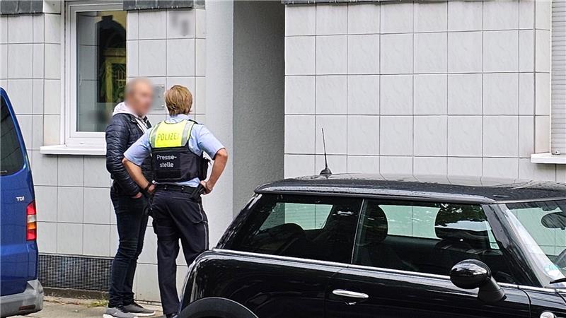 Insgesamt fanden Maßnahmen zeitgleich in sechs Objekten in den Städten Essen, Dortmund, Düsseldorf und Soest statt, wie die Generalstaatsanwaltschaft Düsseldorf und die Polizei Essen mitteilten. 