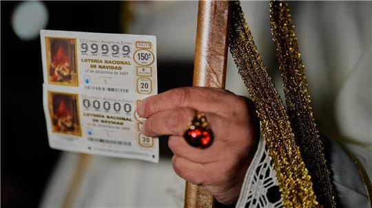 Insgesamt werden mehr als 2,77 Milliarden Euro verteilt.