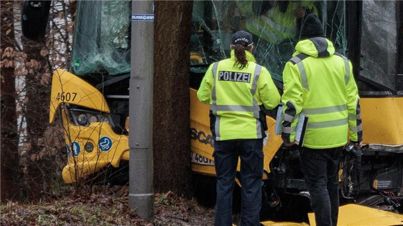 Insgesamt wurden zwölf Menschen verletzt.