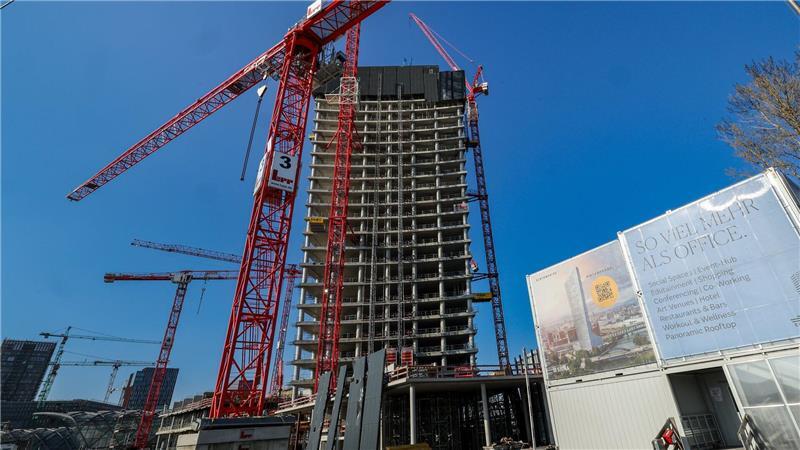 Insolvenzverwalter Torsten Martini und der Immobilienunternehmer Dieter Becken nehmen sich mehr Zeit für die Verhandlungen um den Kauf des Hamburger Elbtowers. (Archivbild)