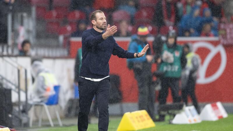 „Selbst in der Hand“: Siewert bis auf Weiteres Mainz-Trainer Interimscoach Jan Siewert holte mit Mainz gegen RB die drei Punkte.
