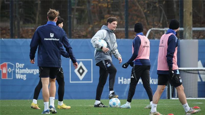 Erst Polzin, dann Labbadia? Ex-Trainer ist heißeste HSV-Spur Interimscoach Merlin Polzin will gute Laune verbreiten und verspricht: „Wir finden wieder in die Spur.“