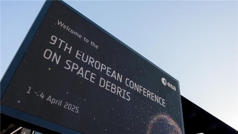 Als es Matthias Maurer mulmig wurde Internationale Experten suchen bis Freitag in Bonn nach Lösungen für das zunehmende Problem des Weltraumschrotts.