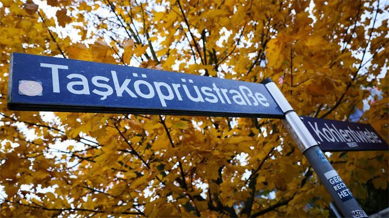 Hamburg gedenkt NSU-Opfer Taşköprü Inzwischen ist auch eine Straße nach dem NSU-Mordopfer Süleyman Tasköprü benannt.